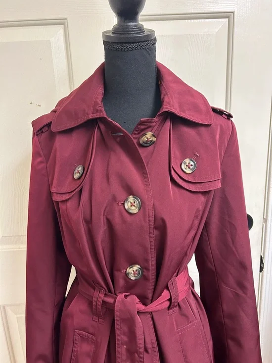 London fog medium maroon trench coat with button details with belt, Size Medium - Picture 2 of 10